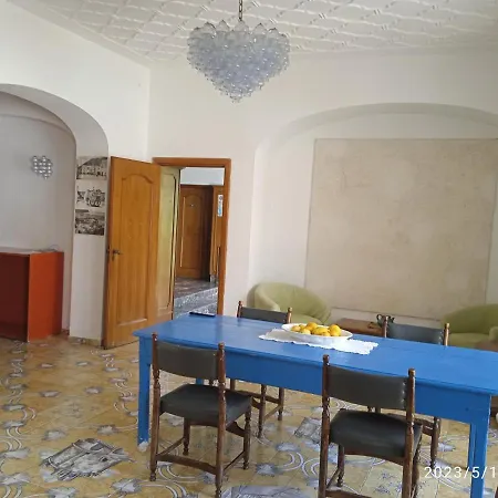 Thomas Bb Conduzione Familiare Bed & Breakfast 2*