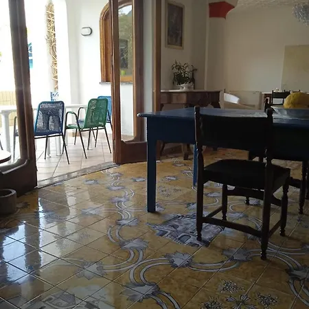 Thomas Bb Conduzione Familiare 2* Forio di Ischia