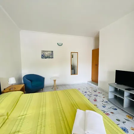 Bed & Breakfast Thomas Bb Conduzione Familiare Forio di Ischia