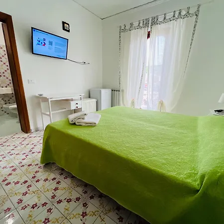Thomas Bb Conduzione Familiare Bed & Breakfast 2*
