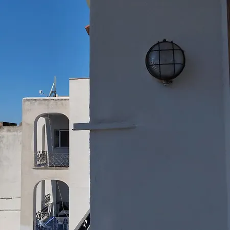 Thomas Bb Conduzione Familiare Bed & Breakfast 2*